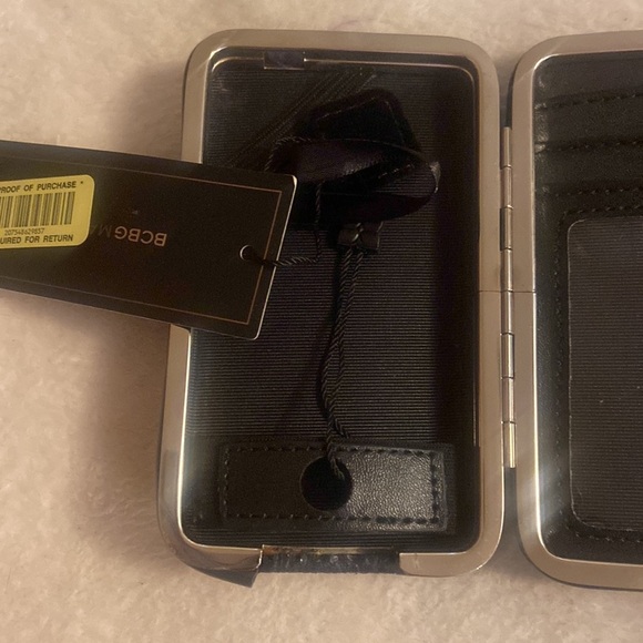 BCBG Clasp Case/Phone Case NWT - Picture 3 of 8